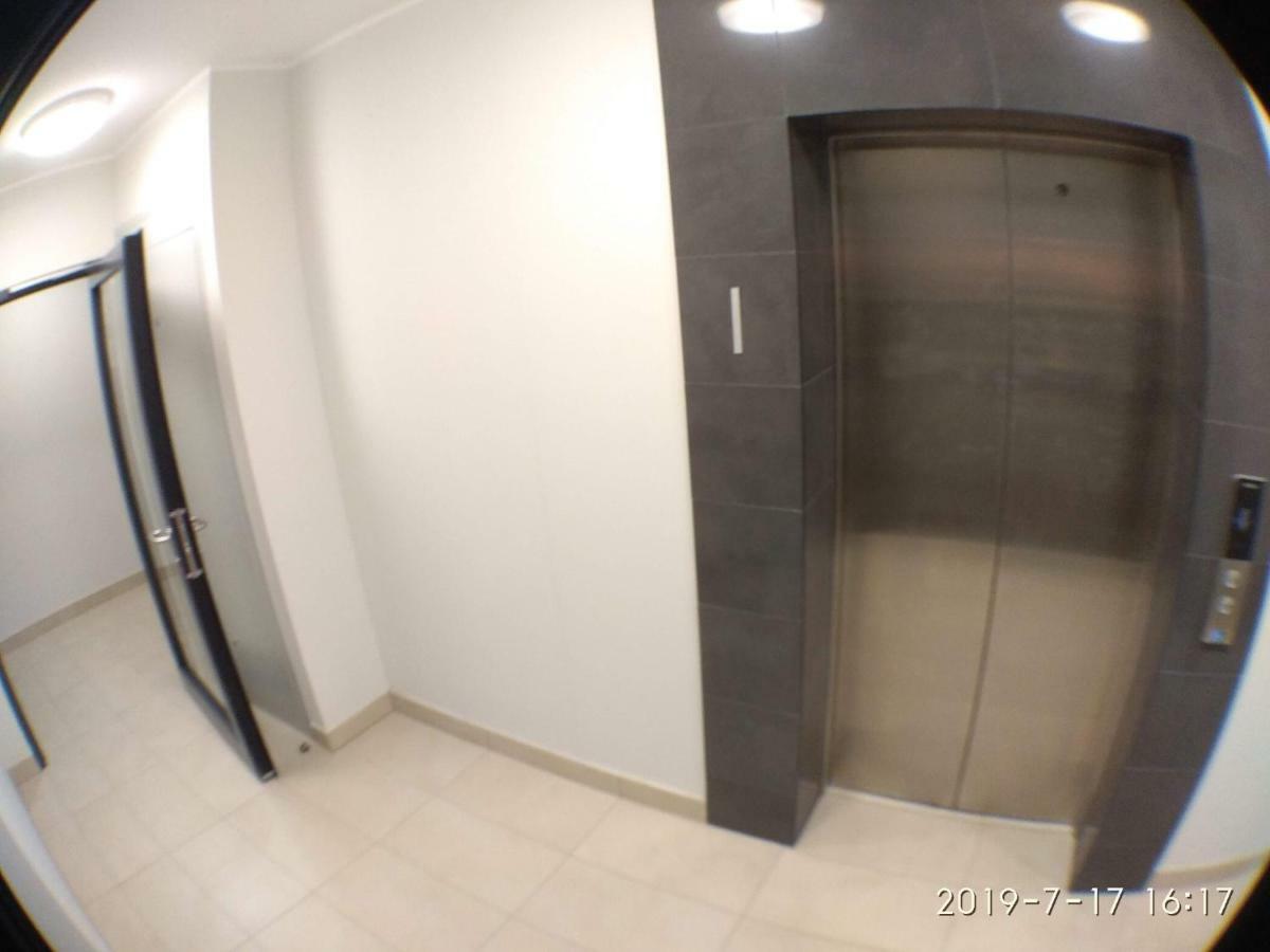 1120 Smialego 41 - Tanie Pokoje W Apartamencie - Samodzielne Zameldowanie - Self Check In Poznań Eksteriør billede
